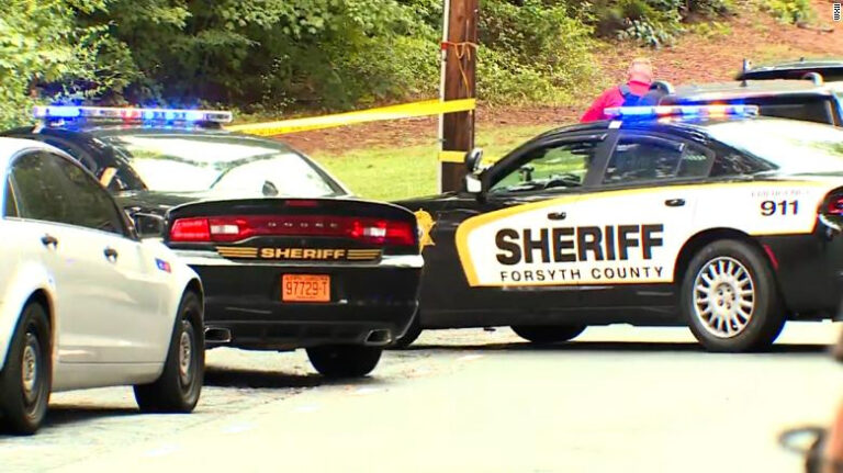 Tiroteo en escuela secundaria de Carolina del Norte deja al menos un estudiante herido