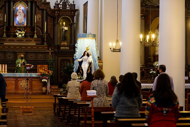 Nuevos aforos en Plan Paso a Paso permiten hasta mil personas con pase de movilidad en cultos religiosos