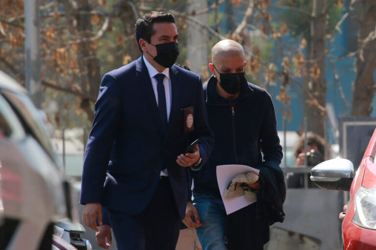 Abogado de Rojas Vade tras declaraciones ante la PDI: 