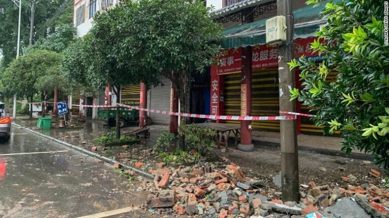 China: Sismo deja al menos tres muertos y 60 heridos en la provincia de Sichuan