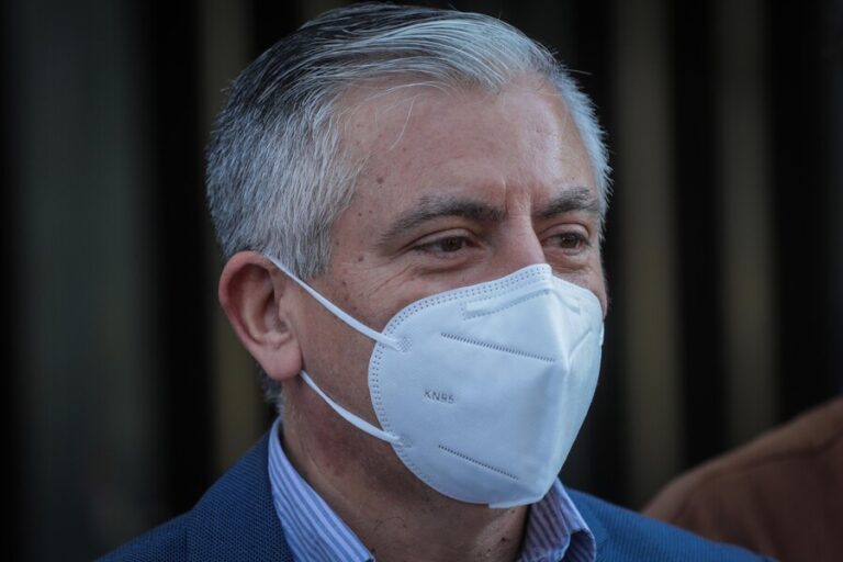 Colegio de Profesores critica flexibilización de aforos en colegios: Acusan poca fiscalización y piden más recursos