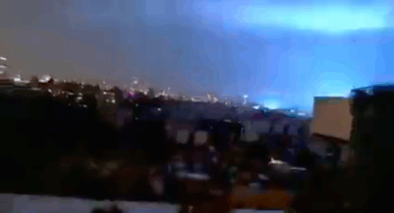 Con luces azules en el cielo: Los impactantes registros del terremoto en México