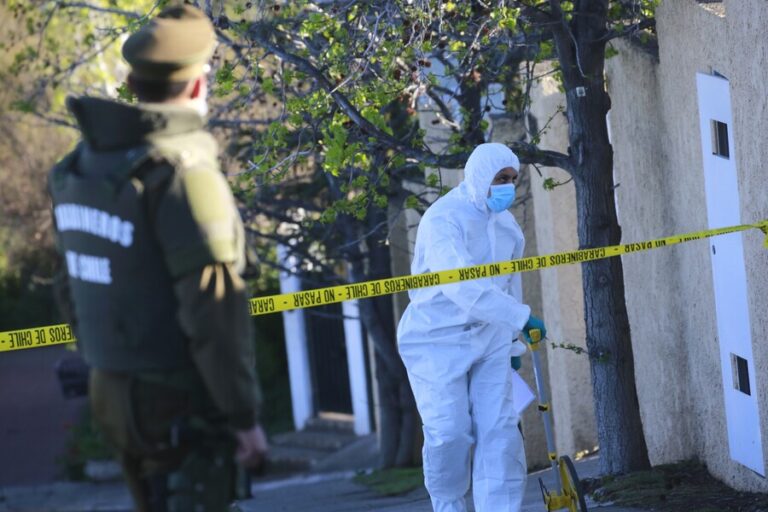 Femicidio frustrado en Las Condes: Hombre dejó a su esposa en riesgo vital tras ataque con un machete