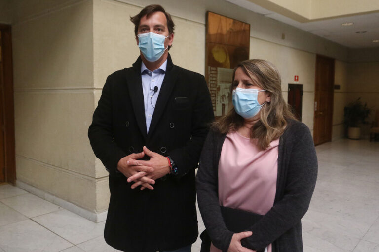 De Apruebo Dignidad y Lista del Pueblo: Acusan que 12 constituyentes recibieron el IFE