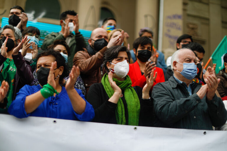 El Partido Comunista presentó su lista de candidatos para las parlamentarias