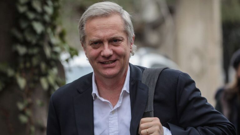 Cadem sitúa a Kast cinco puntos por encima de Boric y Provoste se mantiene en tercer puesto pese a caer un punto