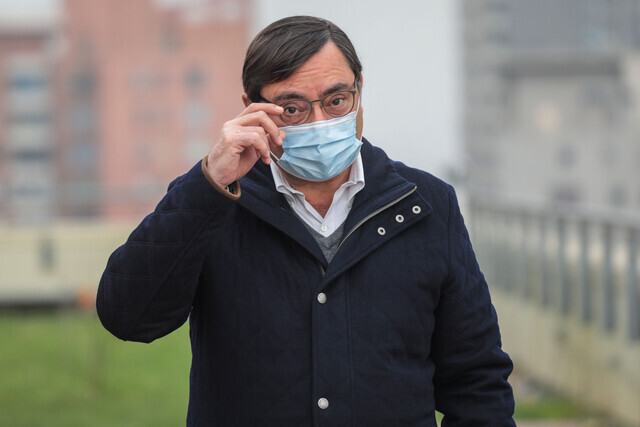 Felipe Guevara renunció al cargo de delegado presidencial de la RM tras investigación por conflicto de interés