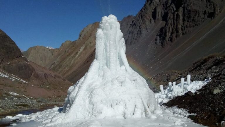Expertos chilenos crean glaciares artificiales en el Cajón del Maipo