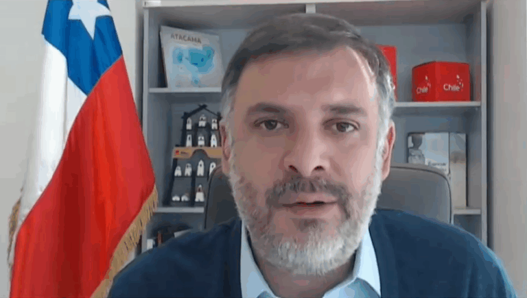 Subsecretario de Turismo explica que extranjeros no necesitan dosis de refuerzo para entrar a Chile