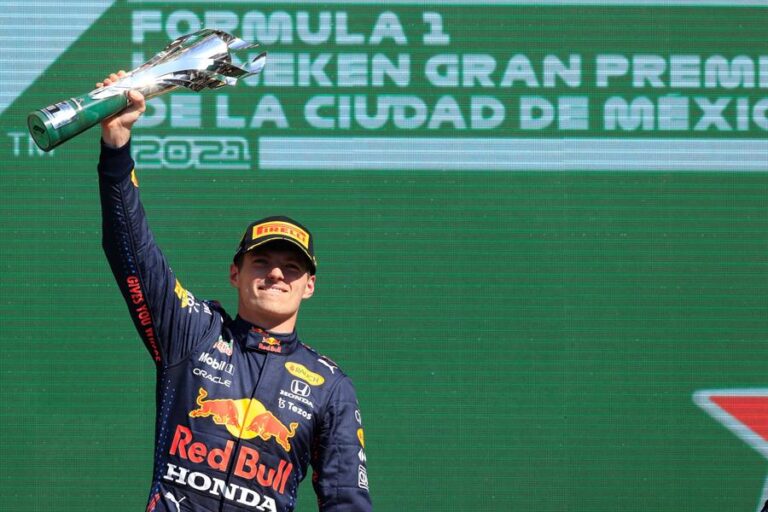 Fórmula Uno: Verstappen se impuso a Hamilton tras un accidentado inicio en el Gran Premio de México