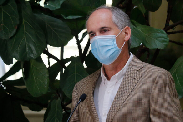 Senador Galilea advierte que tramitación de la PGU tendría al Congreso 