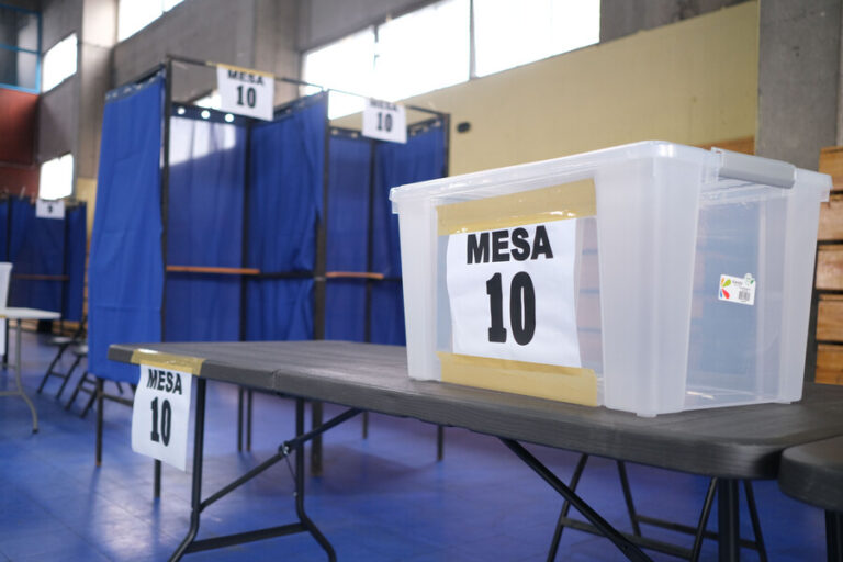 Elecciones 2021: Servel informa que un 47,02% de las mesas receptoras ya están constituidas