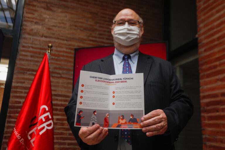 Servel presentó guías informativas para las elecciones en mapuzungún, quechua, aymara, rapanui y creole