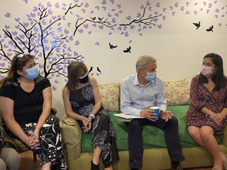 Kast se reunió con mujeres que sufrieron violencia de género en Las Condes