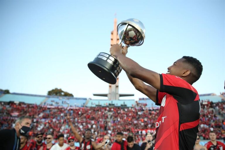 Copa Sudamericana: Athletico Paranaense hizo historia y se coronó campeón por segunda vez