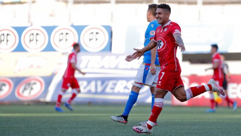 Universidad de Chile oficializó el fichaje del delantero Jeisson Vargas