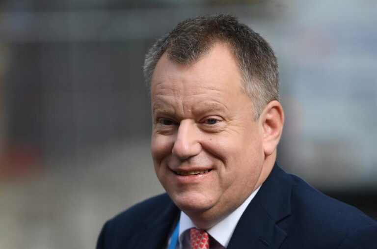 Negociador británico del Brexit renunció al Gobierno de Johnson por desacuerdos en medidas sanitarias