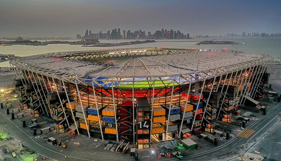 Estadio desmontable para Qatar 2022 utiliza casi mil containers para su ensamblaje