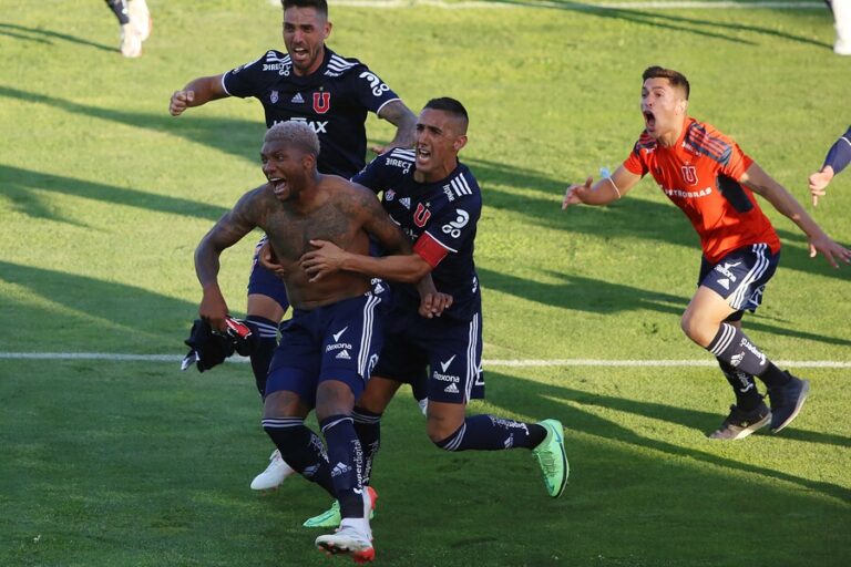 Universidad de Chile lo dio vuelta en la agonía frente a La Calera y logró mantenerse en Primera División