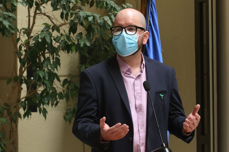 Ministro Jackson reafirmó postura a favor de los senadores oficialistas al proyecto de Amnistía