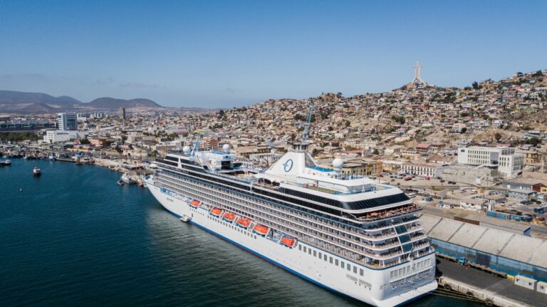 Coquimbo recibió al primer crucero internacional con descenso de pasajeros desde inicio de la pandemia