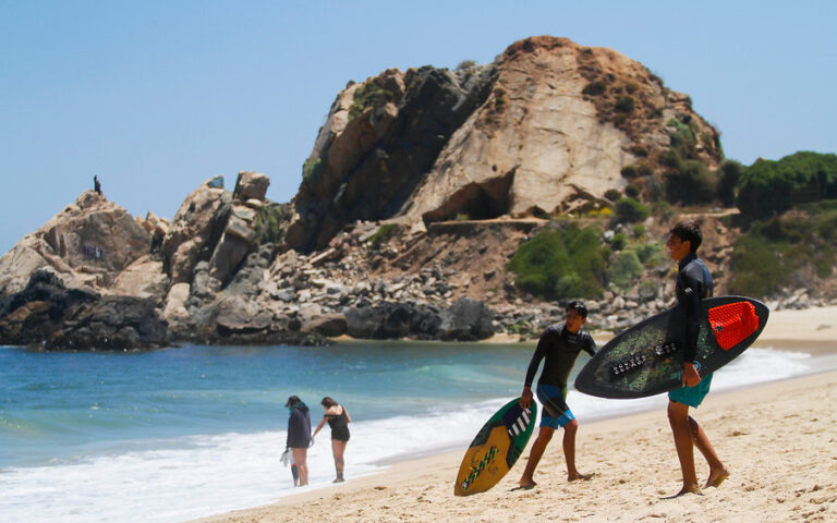 Decretan cierre provisorio de playas de Viña del Mar y El Tabo por presencia de fragata portuguesa