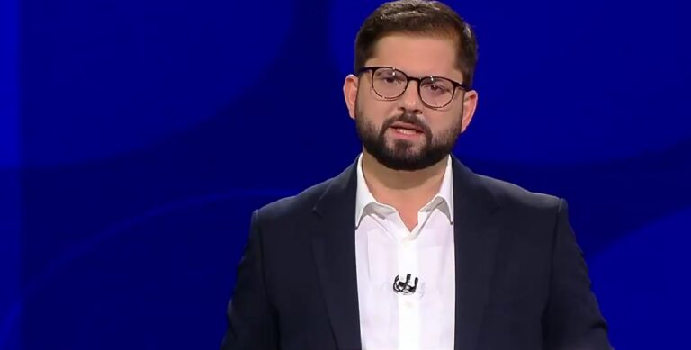 Boric e incremento de impuesto a combustibles: 