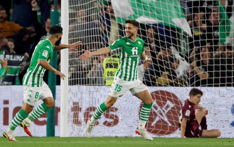 El Betis de Pellegrini goleó 4-0 a la Real Sociedad y se metió en zona directa para la Champions League 2022