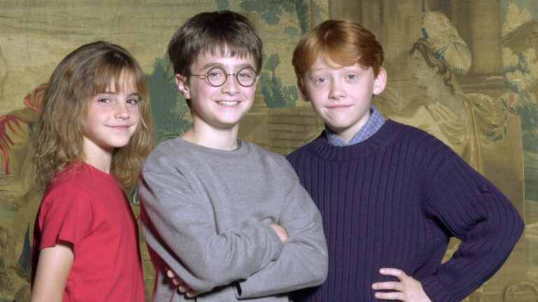 Harry, Hermione y Ron reaparecen juntos en Hogwarts: Mira la foto del reencuentro