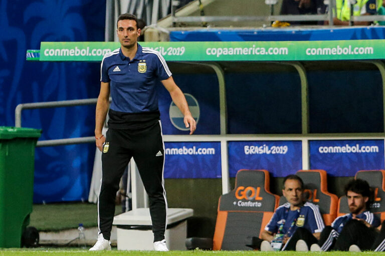 Lionel Scaloni dio positivo por coronavirus y no dirigirá a Argentina ante Chile