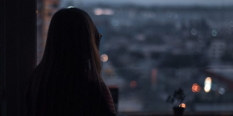 “Es importante tratarla a tiempo”: Buscar ayuda es el primer paso para combatir la depresión