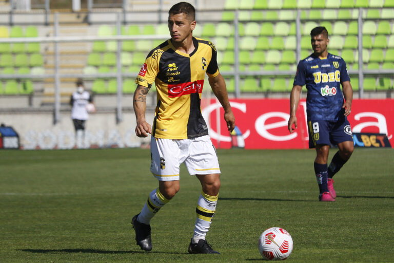 Carlos Carmona se retirará del fútbol profesional