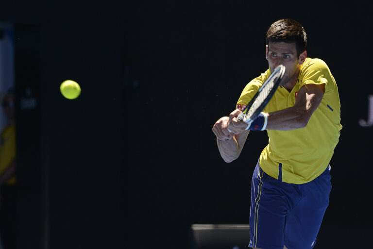 Justicia australiana pospone hasta el lunes decisión sobre el visado de Novak Djokovic