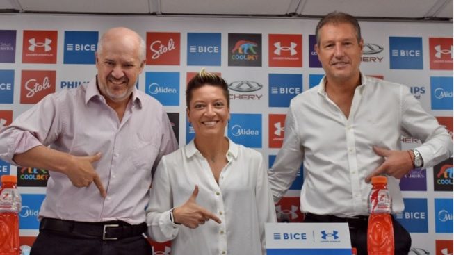 Helaine de Grange asumió como la primera subgerenta del fútbol femenino de Universidad Católica