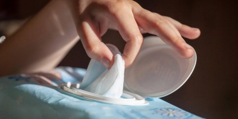 Compañía escocesa exige la prohibición de plástico en las toallitas húmedas