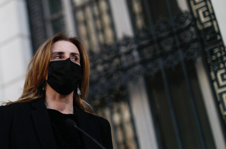 Marcela Cubillos pausó su asistencia presencial a la Convención para viajar a España