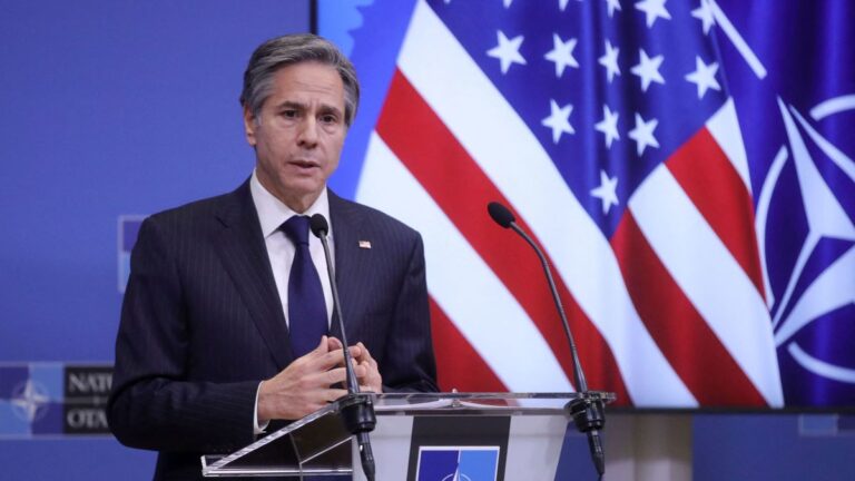 Blinken pide a países de la CPI arrestar a Putin si llega de visita