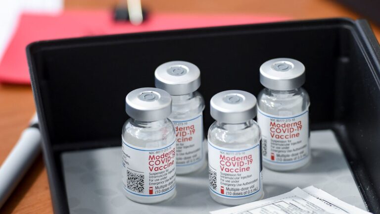 Los asesores de la FDA autorizaron la vacuna Moderna para niños de 6 a 17 años