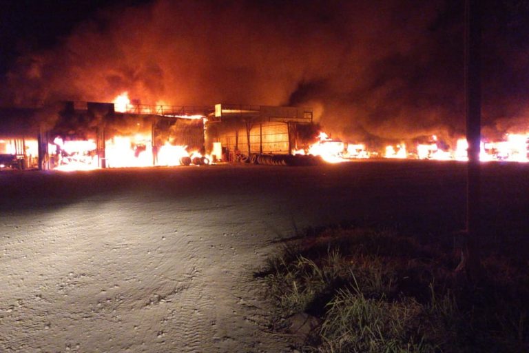 Investigan ataque incendiario en Mariquina que dejó 19 camiones quemados