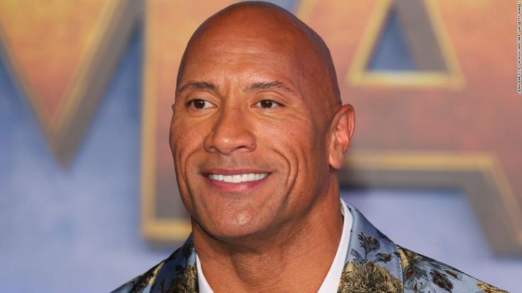 Dwayne Johnson reconsideró su apoyo a Joe Rogan luego enterarse de un insulto racial
