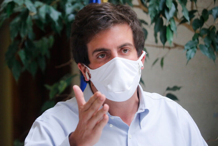 Diego Schalper criticó dichos de Guillermo Teillier en torno a los 