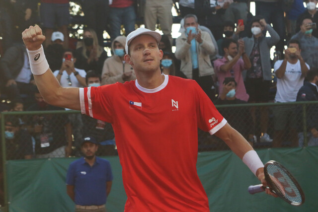 A un punto de ganar la serie: Jarry derrotó a Rola y colocó a Chile 2-0 sobre Eslovenia en la Copa Davis