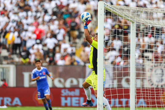 Con goleada Colo Colo logró mantener intactos sus 21 años de racha en el Monumental ante Universidad de Chile