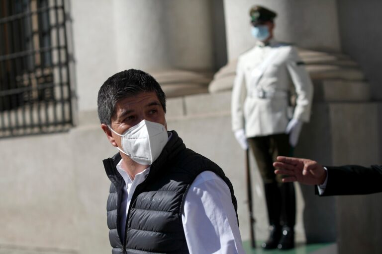 Visita del subsecretario Monsalve a Cañete fue suspendida tras manifestaciones ante su llegada