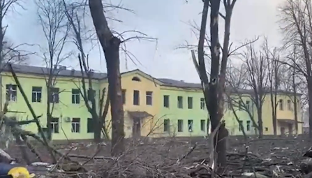 Autoridades de Mariupol acusan a Rusia de bombardear un hospital de maternidad