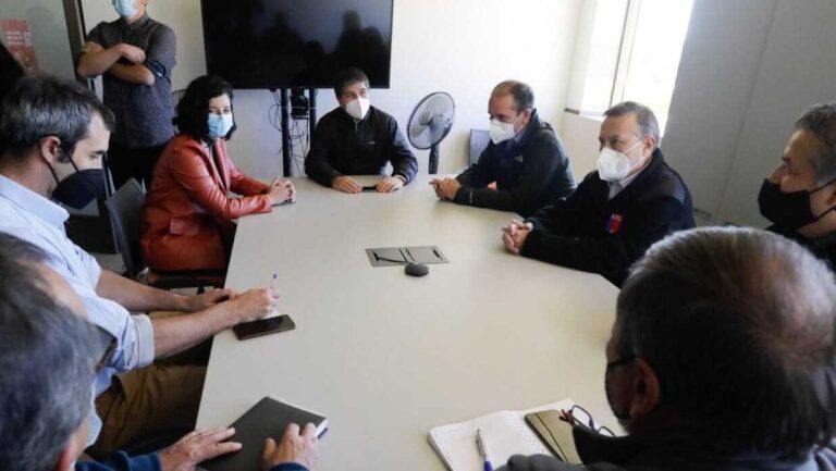 Tras incidentes en Cañete: Subsecretario Monsalve retoma su agenda en Biobío y se reúne con gremios productivos