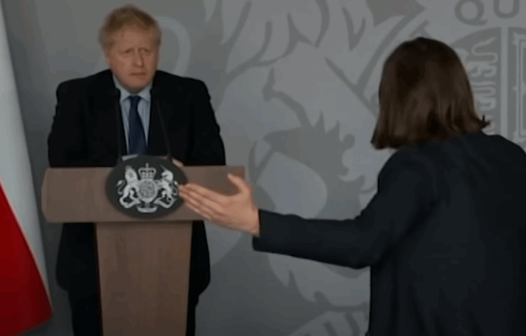 Periodista ucraniana encaró a Boris Johnson en conferencia de prensa: 