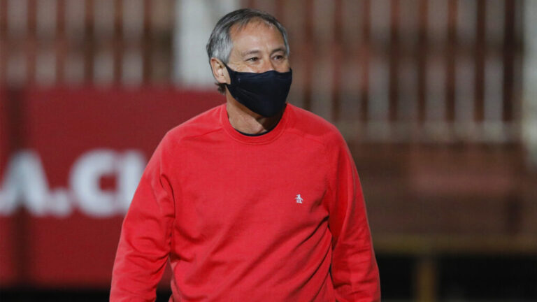 Universidad Católica confirmó el regreso de Ariel Holan como director técnico