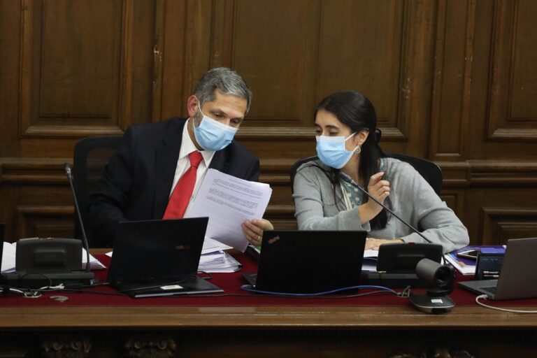 El micrófono abierto del secretario de la Convención: 