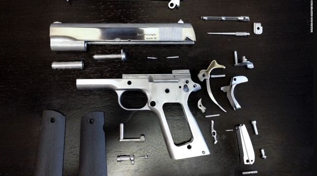 Biden regula las armas de fabricación casera para enfrentar casos de tiroteos masivos